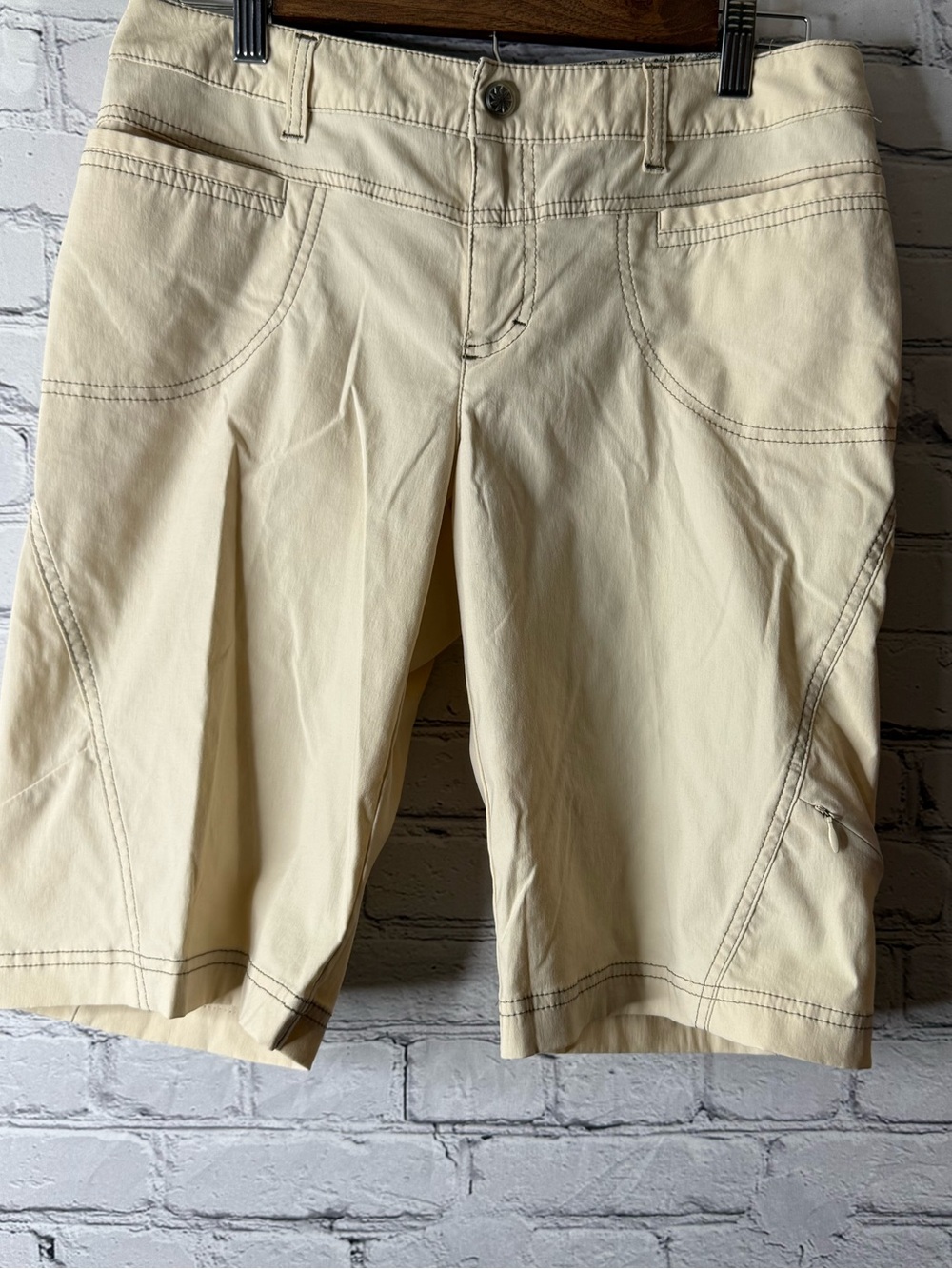 Women’s Athleta dipper hiking shorts size 8